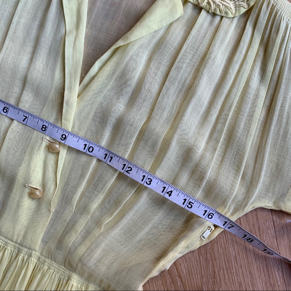 SOLD Vintage | 50’s Pale Yellow Fit and Flare - Picture 10 of 11